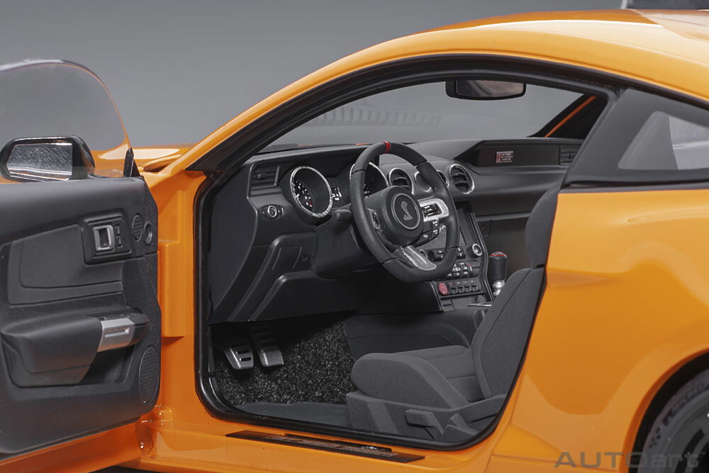 AUTOart オートアート 1/18 ミニカー コンポジットダイキャストモデル 2017年モデル フォード シェルビー GT350R メタリックオレンジ