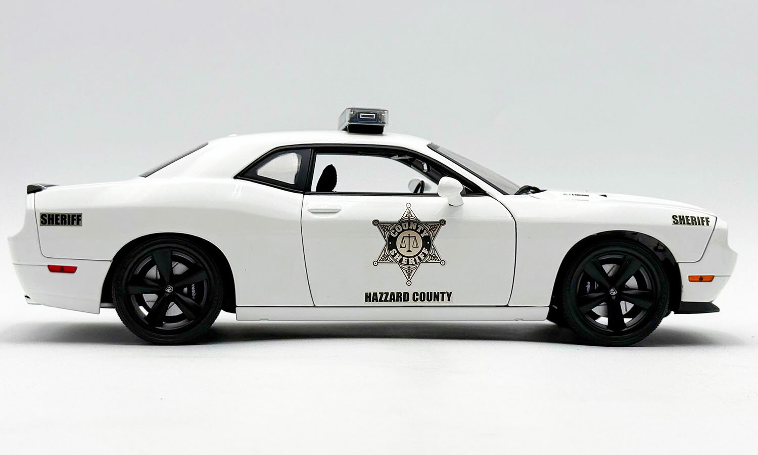 Rakuten - ACME 1/18 ミニカー ダイキャストモデル 2010年モデル ダッジ Dodge Challenger SRT 8 2010 - Hazzard County Sheriff