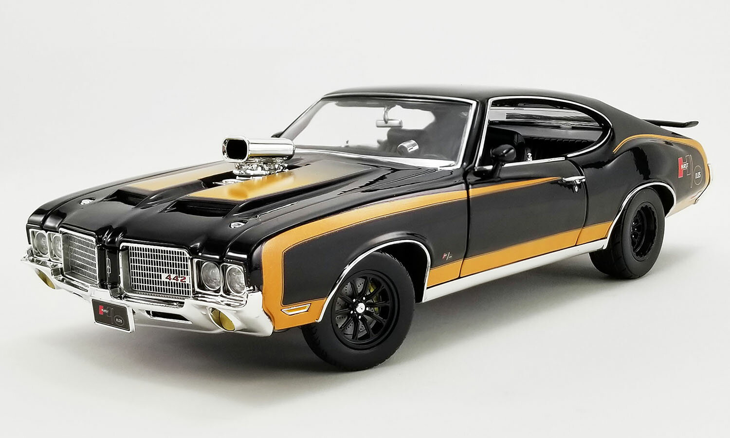 ACME 1/18 ミニカー ダイキャストモデル 1972年モデル オールズモビル OLDSMOBILE 442 - HURST - DRAG OUTLAW ブラック・ゴールドストライプ