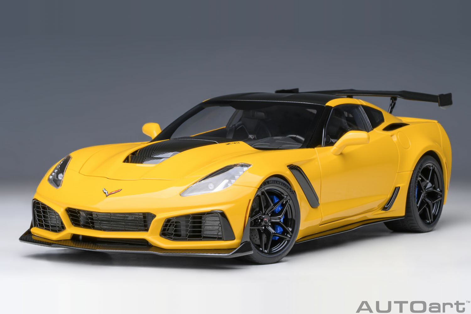 AUTOart オートアート 1/18 コンポジット・ダイキャストモデル 2019年モデル シボレー コルベット CHEVROLET - CORVETTE C7 ZR1 2019 RACING YELLOW イエロー