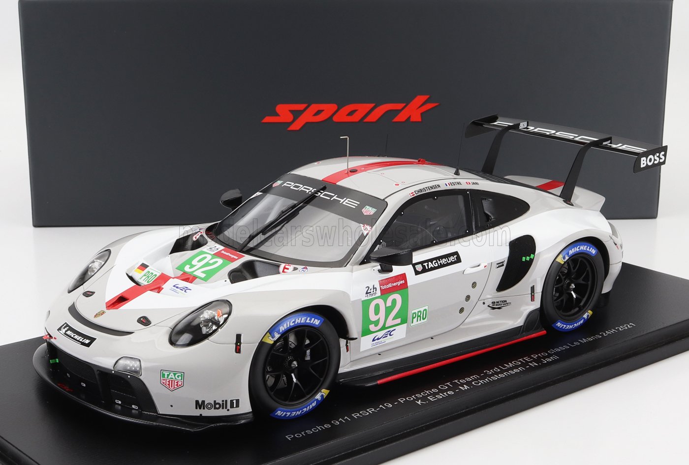Rakuten - Spark 1/18 ミニカー レジン プロポーションモデル 2021年ルマン24時間 LMGTE クラス第3位 ポルシェ Porsche 911 RSR-19 No.92 Porsche GT Team 3rd LMGTE Pro class 24H Le Mans 2021 K. Estre - M. Christensen - N. Jani