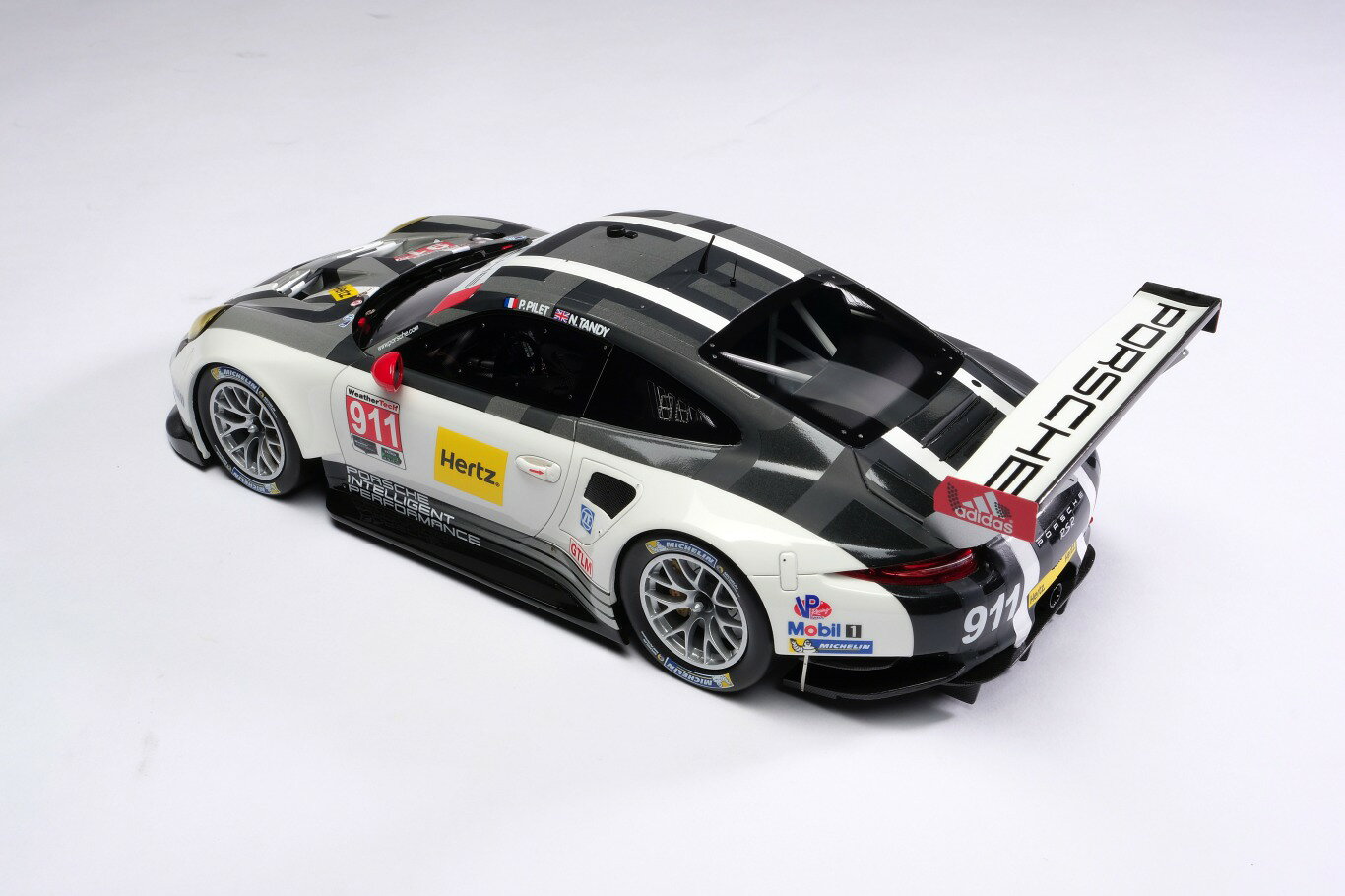楽天市場 Amalgam Collection アマルガムコレクション 1 18 2016年モデル ポルシェ 911 Rsr2016 Porsche 911 Rsr 1 18 By Amalgam Collection New ディー ティー ダブリュー