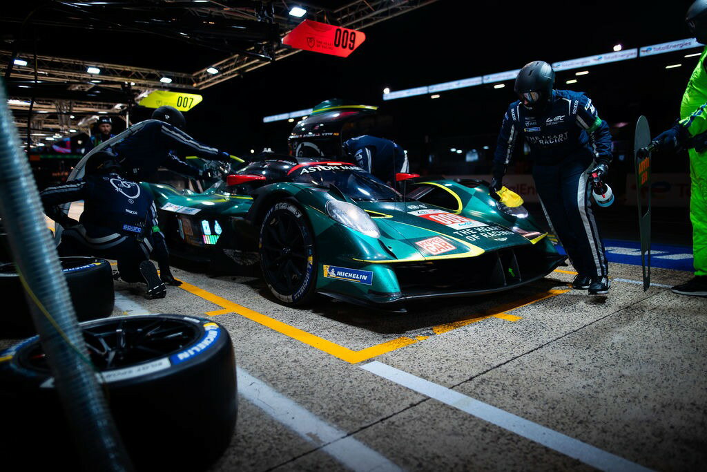 Spark スパーク 1/12 レジン プロポーションモデル 2025年ルマン24時間 アストンマーチン Aston Martin Valkyrie # 009 A.Riberas/M.Sorensen/R.De Angelis Aston Martin Thor Team Le Mans 24h 2025 H.Tincknell/T.Gamble/R.Gunn Aston Martin Thor Team Le Mans 24h