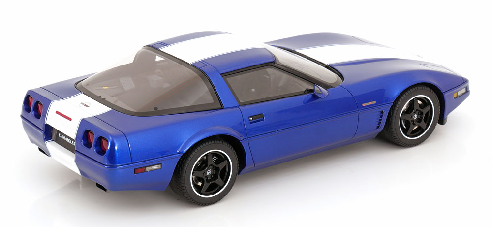 ディー・ティー・ダブリューのGT Spirit gts538 1/18 ミニカー レジン プロポーションモデル 1996年モデル シボレー Chevrolet Corvette C4 Gran Sport 1996 ブルー｜アングル2