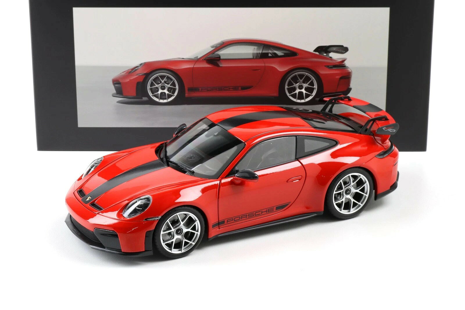 Porsche AG ディーラーアクセサリーモデル Norev ノレヴ 1/18 ミニカー ダイキャストモデル 2024年モデル ポルシェ Porsche 911 992.2 GT3 Weissach Package 2024 Guards Red レッド