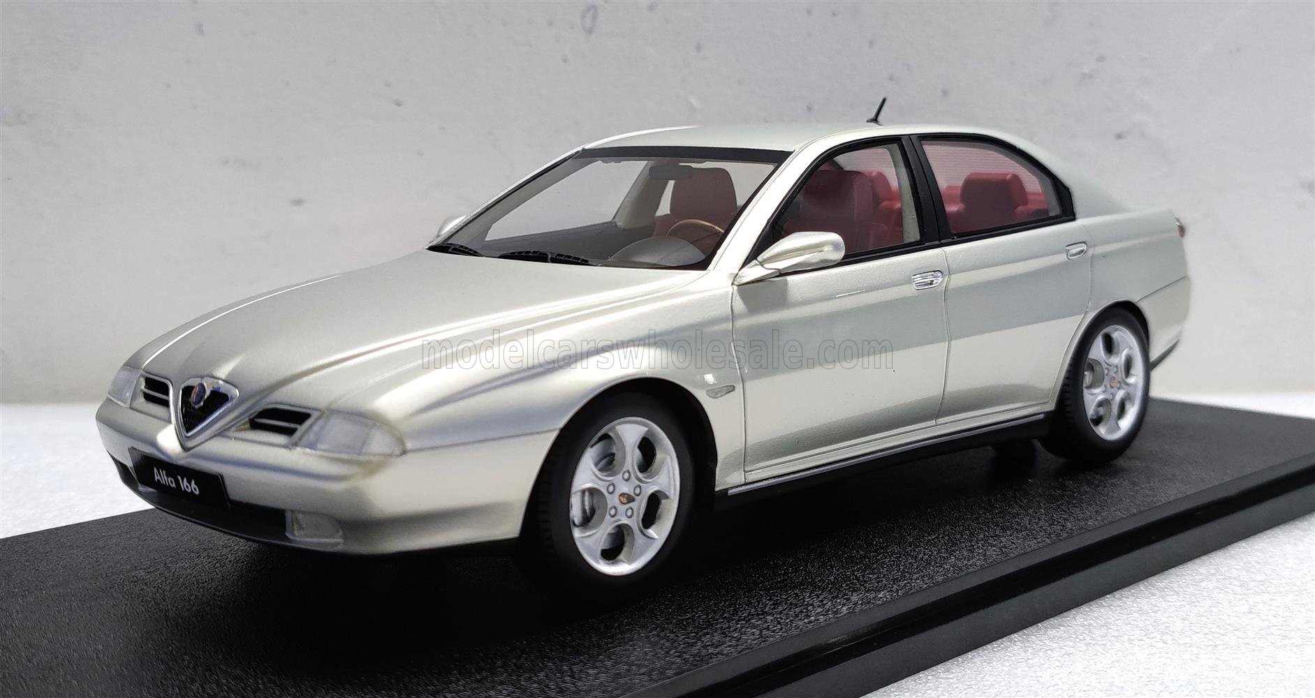 Cult Scale Models カルトモデル 1/18 ミニカー レジン プロポーションモデル 1998年モデル アルファロメオ ALFA ROMEO - 166 3.0 V6 24v SUPER 1998 シルバーメタリック