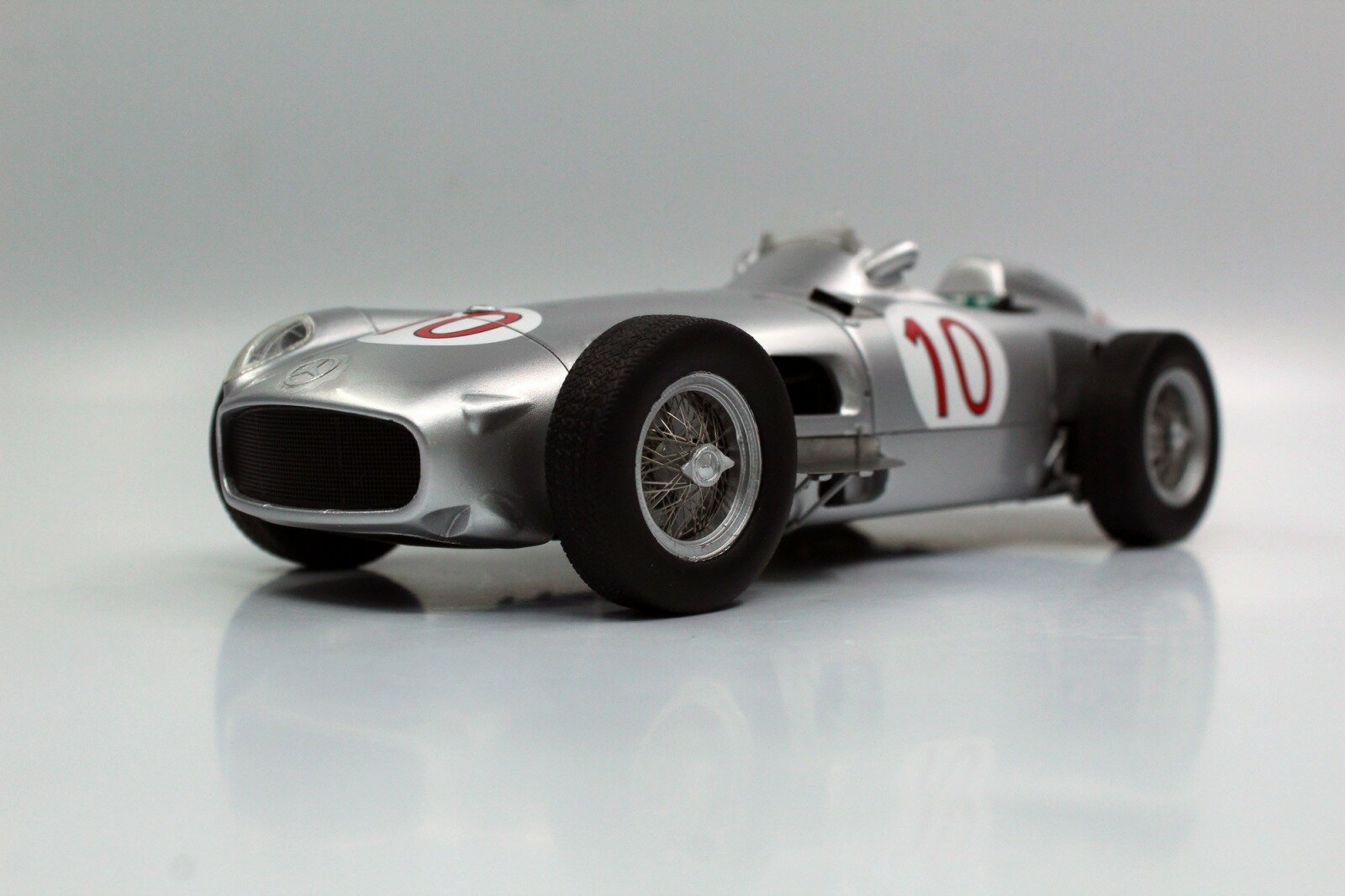 GP Replicas 1/18 ミニカー レジン プロポーションモデル1955年ベルギーGP優勝モデル メルセデスベンツ F1 W196 No.10 J.M.Fangio MERCEDES BENZ - F1 W196 N 10 WINNER BELGIAN GP JUAN MANUEL FANGIO 1955 WORLD CHAMPION 1:18 GP Replicas