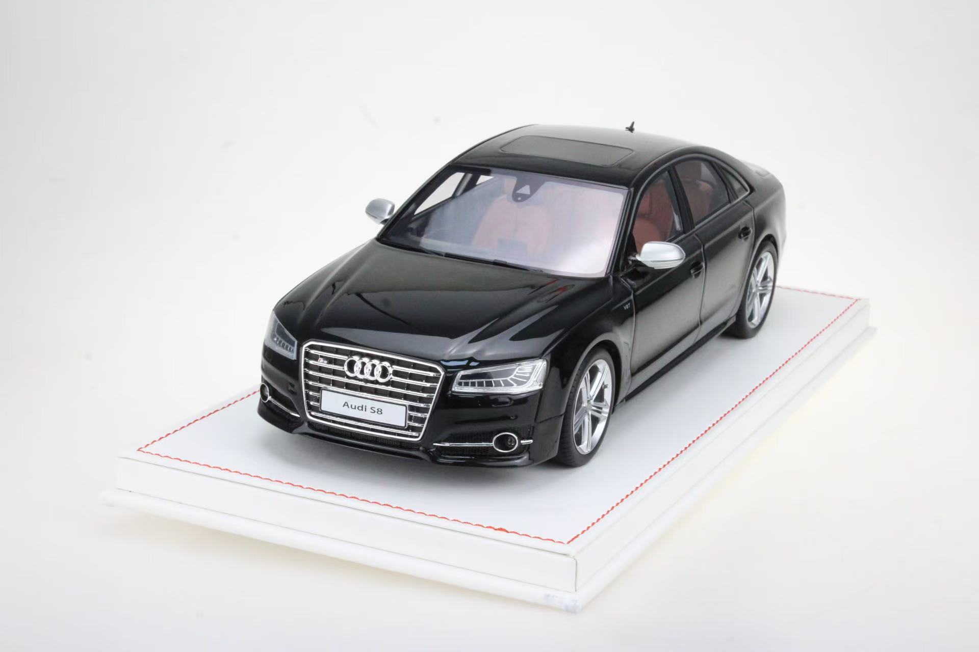 VAV 1/18 ミニカー レジン プロポーションモデル 2014年モデル アウディ AUDI S8 2014 ブラック レザーベース・アクリルケース付き