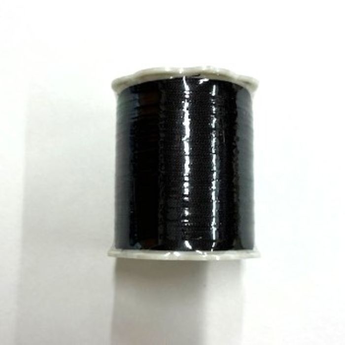 右撚りの手縫い専用糸なので糸のよじれがなく、針穴に通しやすいです。