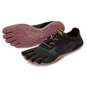 Vibram FiveFingers ビブラムファイブフィンガーズ KSO EVO 18W0701 3ミリのアウトソールで超裸足感覚を実現！グリップ力も優れており、最大限、地面を足で感じる事が出来ます。これ以上柔らかいシューズはないでしょう！ジム、カジュアル、職場のスリッパ代わりに適しています。使用しているXS TREKソールはジグザグ模様でグリップ力と柔軟性を兼ね揃えます。跡を残さないため室内にも適している。このモデルは小さめに作られていますので、1サイズ大きいサイズがおすすめです。 アッパー素材Polyester fabric 中敷素材INSOLE - 2mm EVA ソール素材MAX SOLE THICKNESS -5mm (3mm rubber / 2mm EVA insole) 重さW38/99g 色Black / Rose 洗濯 / 乾燥Machine Cold/Air Dry ※ブラウザやお使いのモニター環境により、掲載画像と実際の商品の色味が若干異なる場合があります。掲載の価格・デザイン・仕様について、予告なく変更することがあります。あらかじめご了承ください。※メーカーお取り寄せ商品となります。ご注文確認後、在庫確認いたします。在庫状況は常に変動しているため、欠品中の場合もございます。 予めご了承ください。