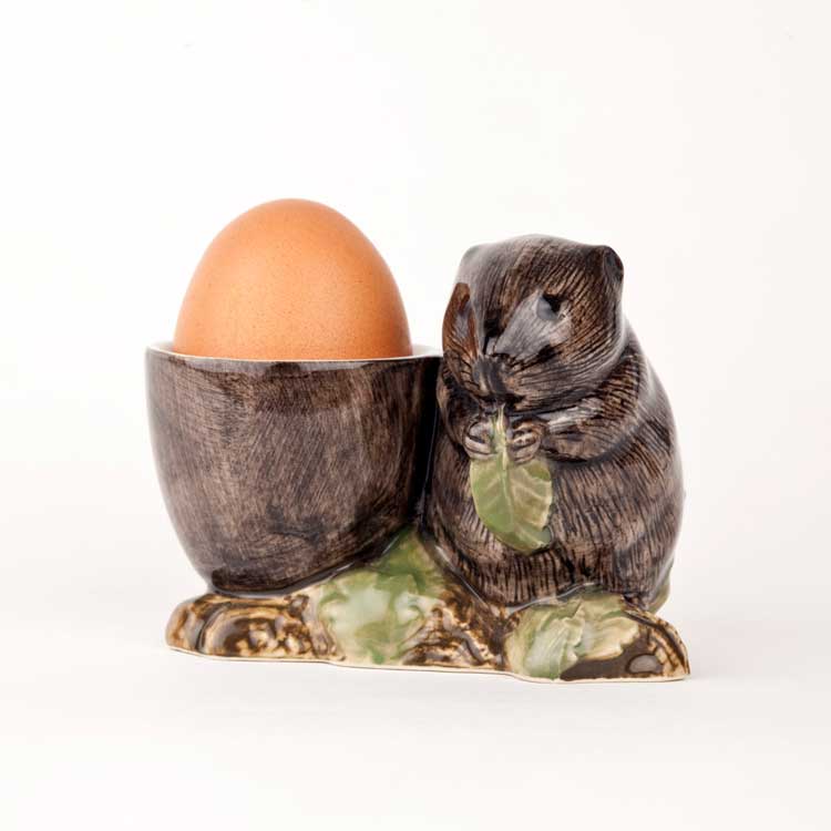 エッグスタンド WaterVole-withEggCup ミズハタネズミ ねずみ エッグカップ イギリス Quail Ceramics クエイルセラミックス 動物 置物 オブジェ インテリア 北欧 モダン 陶器 ヨーロッパ エッグカップ エッグスタンド 森のどうぶつ