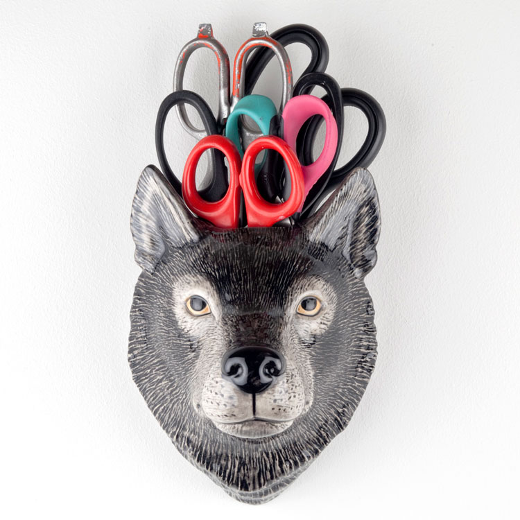 【LINE700円オフ】【在庫限り】Wolf Wall Vase オオカミの壁掛け イギリス Quail Ceramics アニマルヘッド 動物 置物 オブジェ インテリア 陶器 花瓶 オオカミ おおかみ 狼 Wolf