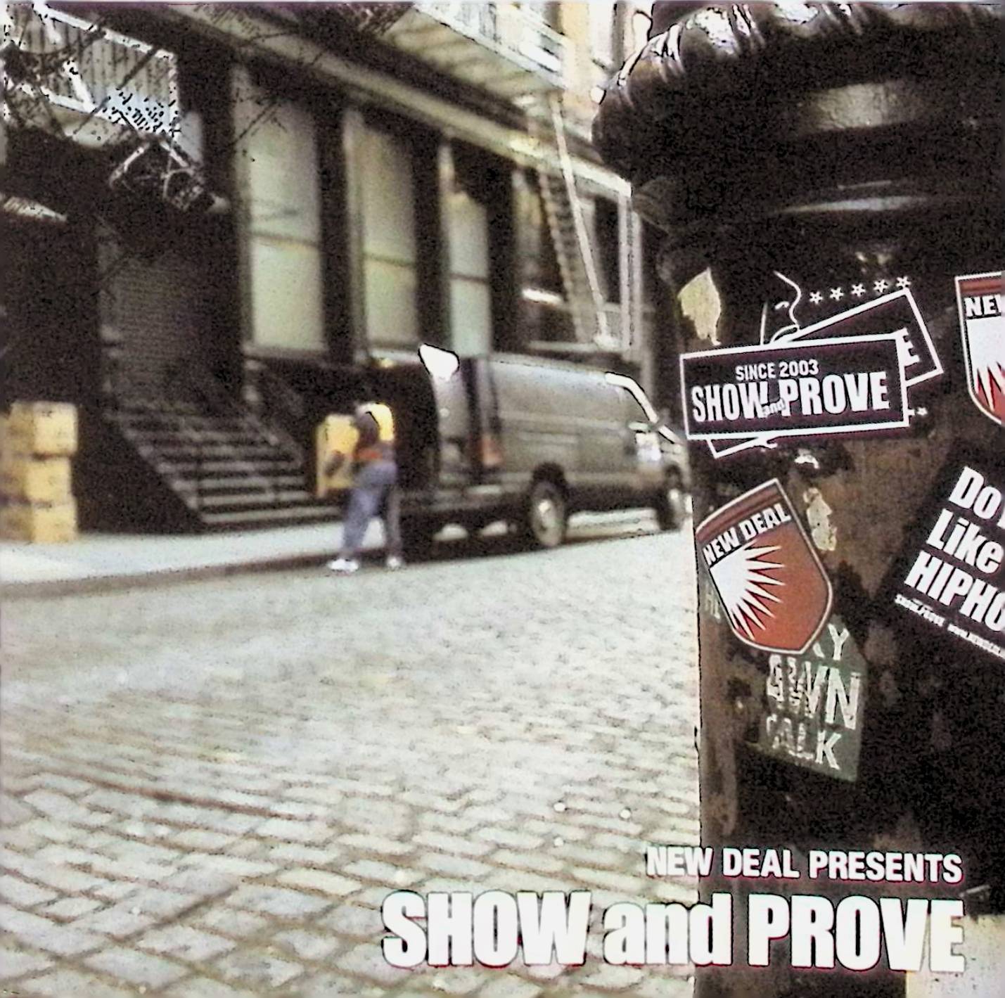 「 NEW DEAL PRESENTS SHOW and PROVE」 オムニバス 1 SHOW and PROVE INTRO 2 SHOW & PROVE feat.IQ,GRAPPLUZ 3 G.Y.M feat.OJ&ST,KM-MARKIT,BRZ 4 ポーカーフェース feat.IQ,RICE,ARI 5 RESCUE feat.MINESIN-HOLD 6 RAP GAME feat.IQ,L-VOKAL,JAYER for GRAPPLUZ,Sayako 7 PIPE DREAM 8 GANGSTAR of PEOPLE feat.PAZE RO THREE 9 灼熱の宇宙 feat.IQ,PRIMER 10 AFTER DAY feat.ILLMURA 11 SPARE MINT OILE feat.RICE,DOC D 12 BIG DEAL feat.IQ,SPHERE of INFLUENCE,GRAPPLUZ JAN： 4522197450018 わずかにディスクに小傷があります 🐾 安心の検品・保証 当店ではすべての商品を1点ずつ丁寧に検品したうえで出品しております。 万が一、商品に不備がございましたら、商品到着日から30日以内であれば返品・返金を承ります。どうぞ安心してご利用ください。 🐾 送料無料・スピード発送 AM11時までのご注文は、日本郵便〈ゆうメール〉にて当日発送いたします。 ※ゆうメールは土日祝日の配達がございません。あらかじめご了承ください。 商品は防水クッション封筒で丁寧に梱包し、ポストへお届けします。 🐾 まとめ買いがおトク！クーポン配布中 2点以上のご購入　→　100円引き 4点以上のご購入　→　400円引き 8点以上のご購入　→　1000円引きDISC PLUSは映画・音楽好きのための専門中古ショップです。 レア盤、絶版アイテム、懐かしの名作など、毎日新商品入荷中！ 🐾 まとめ買いでおトクなクーポン配布中🐾