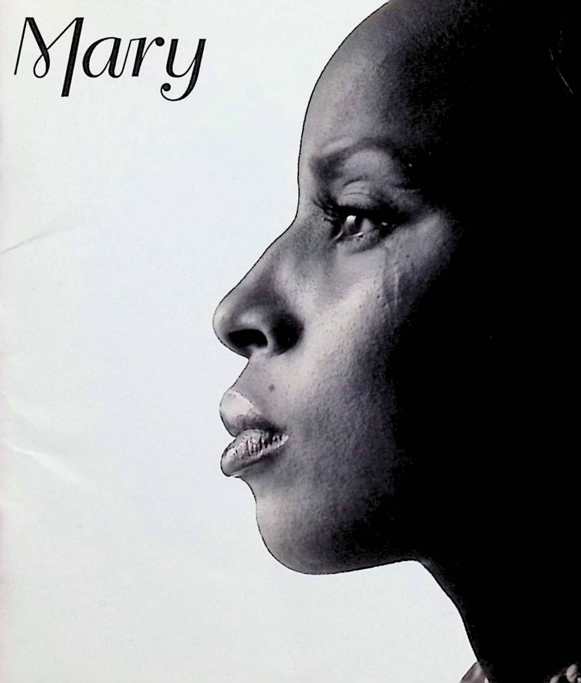 「 Mary」 メアリー・J.ブライジ 1 オール・ザット・アイ・キャン・セイ 2 セクシー 3 ディープ・インサイド 4 ビューティフル・ワンズ 5 アイム・イン・ラヴ 6 アズ 7 タイム 8 メモリーズ 9 オールモスト・ゴーン 10 ドント・ウエスト・ユア・タイム 11 ノット・ルッキン 12 ユア・チャイルド 13 ノー・ハッピー・ホリデイズ 14 ザ・ラヴ・アイ・ネヴァー・ハド 15 ギヴ・ミー・ユー 16 レット・ノー・マン・プット・アス・アンダー JAN： 4988067040640 ◇帯付き、ディスクにわずかに小傷があります。 &#128062; 安心の検品・保証 当店ではすべての商品を1点ずつ丁寧に検品したうえで出品しております。 万が一、商品に不備がございましたら、商品到着日から30日以内であれば返品・返金を承ります。どうぞ安心してご利用ください。 &#128062; 送料無料・スピード発送 AM11時までのご注文は、日本郵便〈ゆうメール〉にて当日発送いたします。 ※ゆうメールは土日祝日の配達がございません。あらかじめご了承ください。 商品は防水クッション封筒で丁寧に梱包し、ポストへお届けします。 &#128062; まとめ買いがおトク！クーポン配布中 2点以上のご購入　→　100円引き 4点以上のご購入　→　400円引き 8点以上のご購入　→　1000円引きDISC PLUSは映画・音楽好きのための専門中古ショップです。 レア盤、絶版アイテム、懐かしの名作など、毎日新商品入荷中！ &#128062; まとめ買いでおトクなクーポン配布中&#128062;