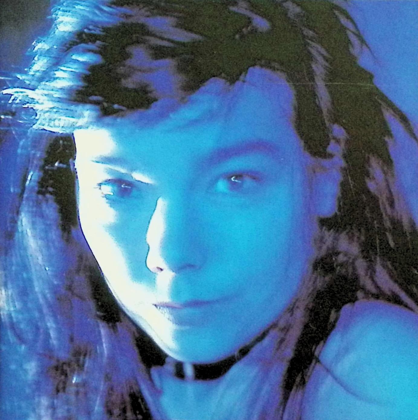 「 Telegram」 ビョーク 1. Possibly Maybe (Lucy Mix)（ポッシブリー・メイビー（ルーシー・ミックス）） 2. Hyperballad (Brodsky Quartet Version)（ハイパーバラッド（ブロドスキー・カルテット・ヴァージョン）） 3. Enjoy (Further Over the Edge Mix)（エンジョイ（ファーザー・オーバー・ジ・エッジ・ミックス）） 4. My Spine（マイ・スパイン） 5. I Miss You (Dobie Rub Part One – Sunshine Mix)（アイ・ミス・ユー（ドビー・ラブ・パート・ワン・サンシャイン・ミックス）） 6. Isobel (Deodato Mix)（イゾベル（デオダート・ミックス）） 7. You've Been Flirting Again (Flirt Is a Promise Mix)（ユーヴ・ビーン・フラーティング・アゲイン（フラート・イズ・ア・プロミス・ミックス）） 8. Cover Me (Dillinja Mix)（カバー・ミー（ディリーニャ・ミックス）） 9. Army of Me (Masseymix)（アーミー・オブ・ミー（マッシーミックス）） 10. Headphones (Ø Remix)（ヘッドフォン（オー・リミックス）） JAN： 0731453396821 &#128062; 安心の検品・保証 当店ではすべての商品を1点ずつ丁寧に検品したうえで出品しております。 万が一、商品に不備がございましたら、商品到着日から30日以内であれば返品・返金を承ります。どうぞ安心してご利用ください。 &#128062; 送料無料・スピード発送 AM11時までのご注文は、日本郵便〈ゆうメール〉にて当日発送いたします。 ※ゆうメールは土日祝日の配達がございません。あらかじめご了承ください。 商品は防水クッション封筒で丁寧に梱包し、ポストへお届けします。 &#128062; まとめ買いがおトク！クーポン配布中 2点以上のご購入　→　100円引き 4点以上のご購入　→　400円引き 8点以上のご購入　→　1000円引きDISC PLUSは映画・音楽好きのための専門中古ショップです。 レア盤、絶版アイテム、懐かしの名作など、毎日新商品入荷中！ &#128062; まとめ買いでおトクなクーポン配布中&#128062;