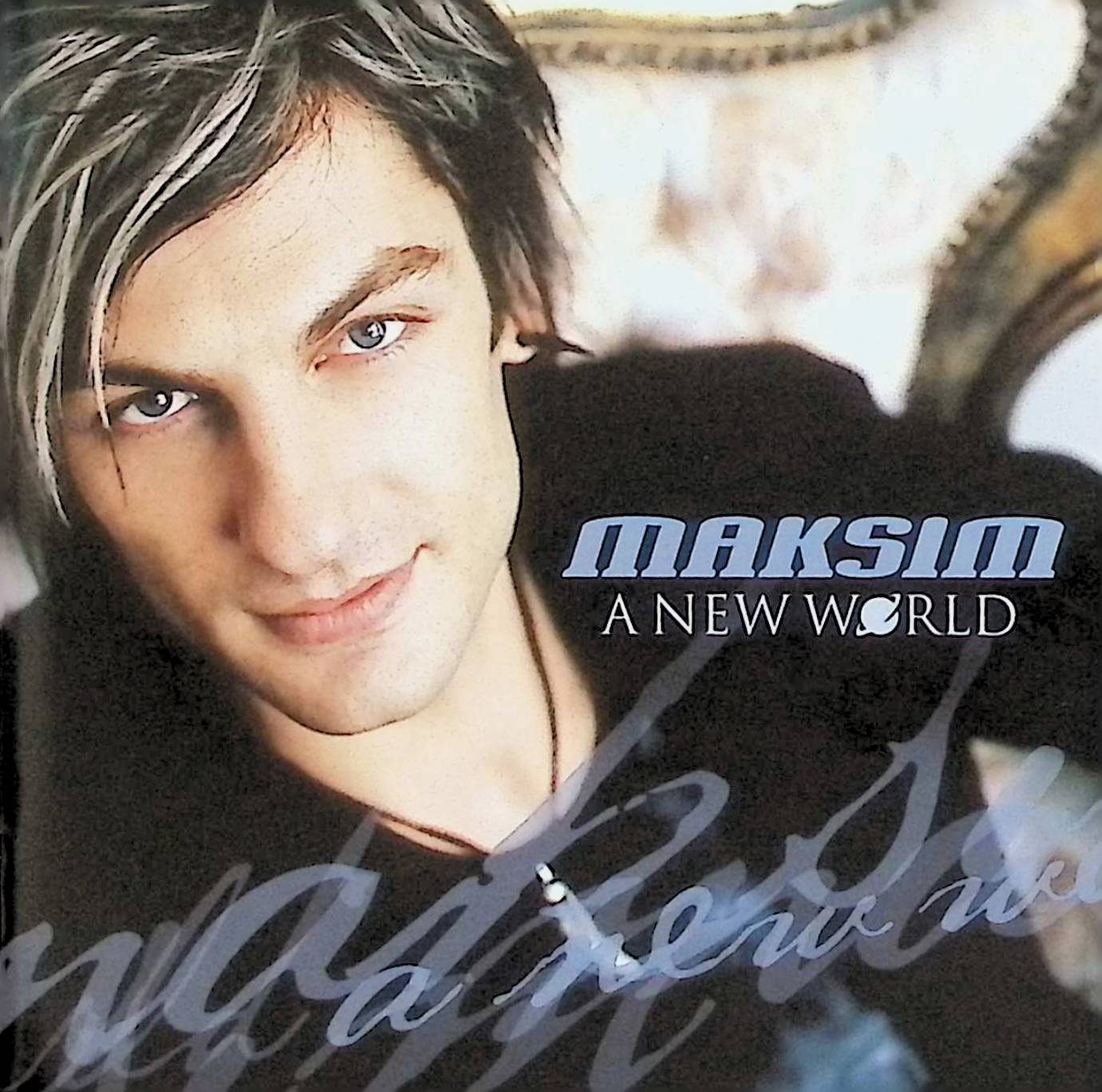 「 ニュー・ワールド」 マキシム 1 ニュー・ワールド・コンチェルト 2 ノストラダムス 3 ディドのラメント (歌劇『ディドとエアネス』より) 4 トスカ (歌劇『トスカ』より) 5 デザート・スカイ 6 インテルメッツォ (歌劇『カヴァレリア・ルスティカーナ』より) 7 ある日どこかで/老女 (映画『ある日どこかで』より) 8 ワルキューレの騎行 (楽劇『ワルキューレ』より) 9 スティル・ウォーター 10 ブルー・バルーン 11 モヒート 12 フラワー・デュエット (歌劇『ラクメ』より) 13 デボラのテーマ (映画『ワンス・アポン・ア・タイム・イン・アメリカ』より) 14 ノクターン第20番 嬰ハ短調 〔遺作〕 (映画『戦場のピアニスト』より) (日本盤のみボーナス・トラック) 15 マズルカ 第7番 ヘ短調 Op.7-3 (日本盤のみボーナス・トラック) 16 情熱のコンチェルト 【バッキング・トラック】 17 クロディーヌ 【バッキング・トラック】 18 ノストラダムス 【バッキング・トラック】 JAN： 4988006833944 🐾 安心の検品・保証 当店ではすべての商品を1点ずつ丁寧に検品したうえで出品しております。 万が一、商品に不備がございましたら、商品到着日から30日以内であれば返品・返金を承ります。どうぞ安心してご利用ください。 🐾 送料無料・スピード発送 AM11時までのご注文は、日本郵便〈ゆうメール〉にて当日発送いたします。 ※ゆうメールは土日祝日の配達がございません。あらかじめご了承ください。 商品は防水クッション封筒で丁寧に梱包し、ポストへお届けします。 🐾 まとめ買いがおトク！クーポン配布中 2点以上のご購入　→　100円引き 4点以上のご購入　→　400円引き 8点以上のご購入　→　1000円引きDISC PLUSは映画・音楽好きのための専門中古ショップです。 レア盤、絶版アイテム、懐かしの名作など、毎日新商品入荷中！ 🐾 まとめ買いでおトクなクーポン配布中🐾