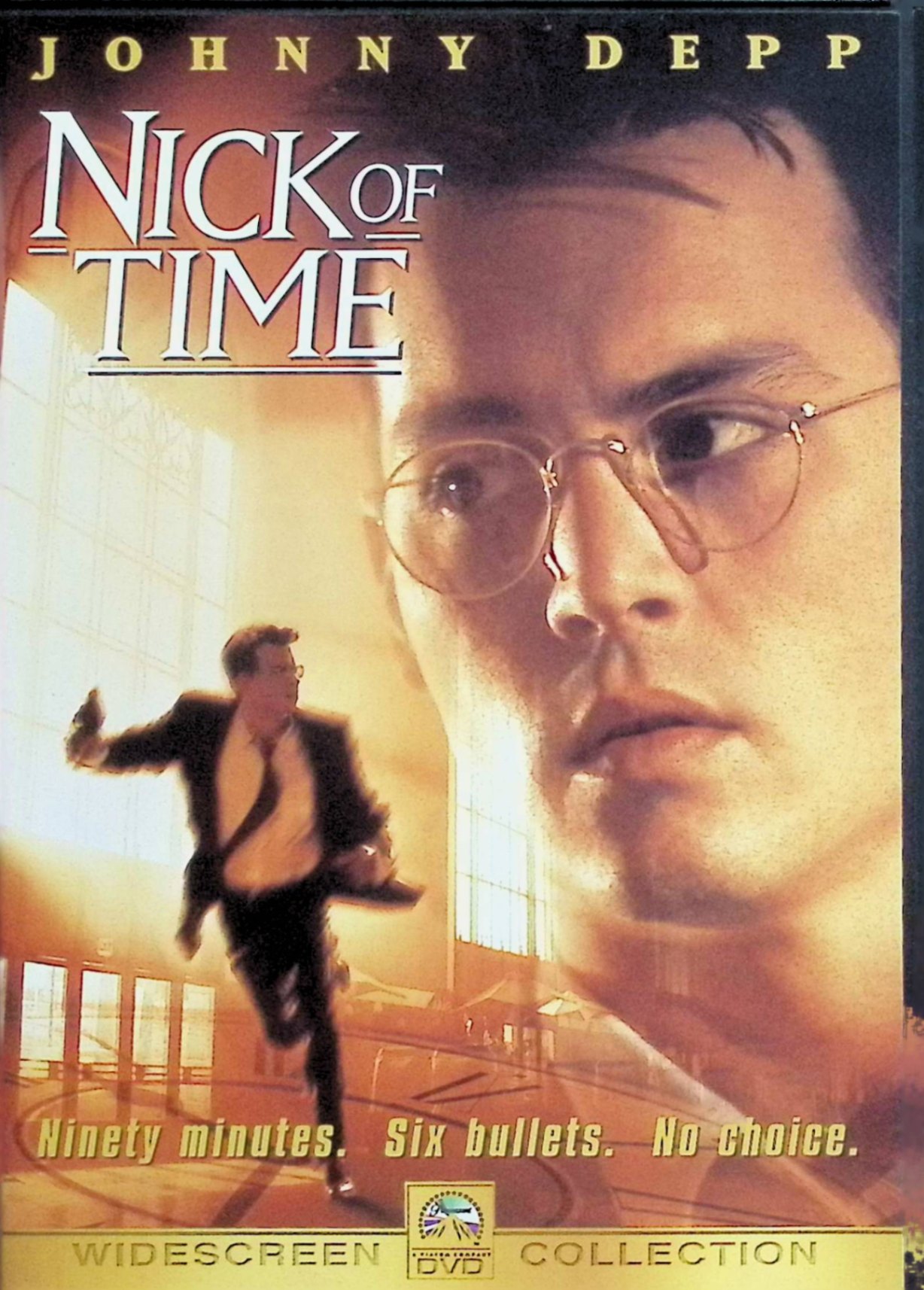 「 ニック・オブ・タイム [DVD]」 ジョニー・デップ (出演), クリストファー・ウォーケン (出演), ジョン・バダム (監督) 税理士のジーン・ワトソンは、娘思いの平凡な男。ところが、ロサンゼルスのユニオン・ステーションで、暗殺者たちに目をつけられたばっかりに、とんでもない事件に巻き込まれてしまう。娘を人質に取られ、“90分以内にカリフォルニア州知事を暗殺しなければ、娘の命はない“と、脅迫されたのだ。誰かに助けを求めようにも、暗殺者の厳しい監視のもと、なすすべもなく時間だけが過ぎていく。娘を救うためには、知事を殺すしか方法はないのか？ 「シザーハンズ」や「エド・ウッド」などアクの強い役柄が多い個性派ジョニー・デップが、極限状況で右往左往する平凡なサラリーマン役に挑戦し、緊張感あふれる演技を見せている。 音声： 日本語・英語 字幕： 日本語・英語 JANコード： 4988113814553 ◇ディスク盤面状態良好ですが、ジャケットにわずかに背ヤケがあります。 🐾 安心の検品・保証 当店ではすべての商品を1点ずつ丁寧に検品したうえで出品しております。 万が一、商品に不備がございましたら、商品到着日から30日以内であれば返品・返金を承ります。どうぞ安心してご利用ください。 🐾 送料無料・スピード発送 AM11時までのご注文は、日本郵便〈ゆうメール〉にて当日発送いたします。 ※ゆうメールは土日祝日の配達がございません。あらかじめご了承ください。 商品は防水クッション封筒で丁寧に梱包し、ポストへお届けします。 🐾 まとめ買いがおトク！クーポン配布中 2点以上のご購入　→　100円引き 4点以上のご購入　→　400円引き 8点以上のご購入　→　1,000円引きDISC PLUSは映画・音楽好きのための専門中古ショップです。 レア盤、絶版アイテム、懐かしの名作など、毎日新商品入荷中！ 🐾 まとめ買いでおトクなクーポン配布中