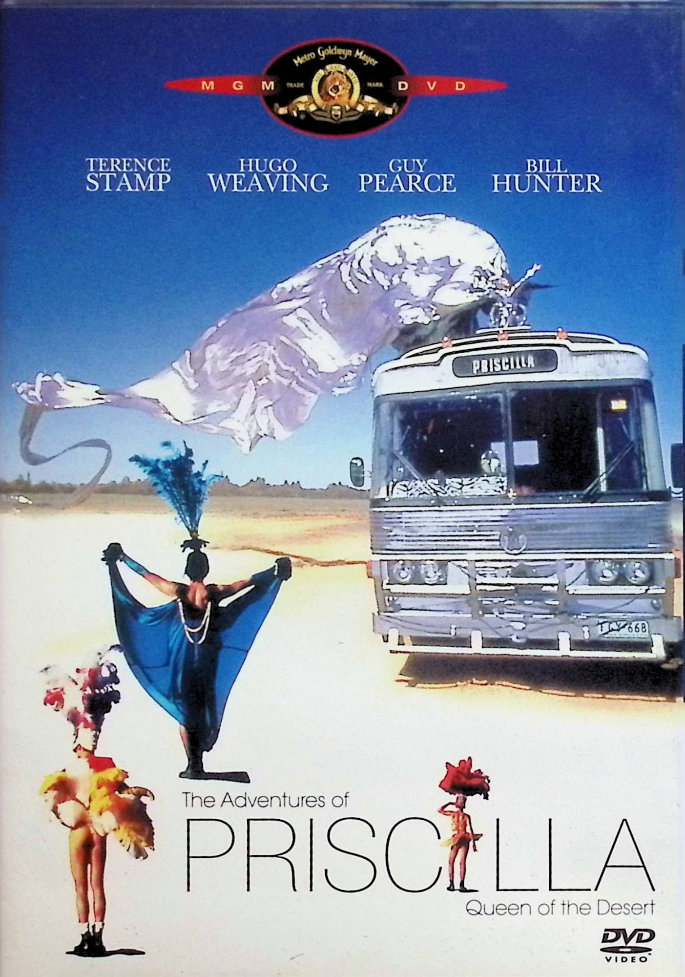 「 プリシラ [DVD]」 テレンス・スタンプ (出演), ヒューゴ・ウィーヴィング (出演), ステファン・エリオット (監督, 脚本) 3人のドラッグ・クィーン（女装のゲイ）たちが織り成す、コミカルで愛情あふれるロード・ムービー。性転換者のバーナッド、バイセクシュアルのミッチ、若くて世間知らずのフェリシアは年齢も人生経験も生き方も異なるショー・ガール3人組。シドニーから砂漠の真ん中にあるリゾート地でショーをするため“プリシラ号“と名付けたバスで3000キロの旅へと出発する。小さな町でのゲイへの偏見やアボリジニたちとの交流など、様々な出会いを通して彼らは本当の自分を知るのだった……。バーナッド役の個性派俳優T・スタンプが、華麗で気品に満ちあふれた演技を見せている。1994年カンヌ映画祭で上映され、高い評価を得、アカデミー賞でも主演男優賞をはじめ7部門でノミネートされ、衣装賞を受賞した。 監督：ステファン・エリオット キャスト テレンス・スタンプ ヒューゴ・ウィーヴィング ガイ・ピアース ビル・ハンター サラ・チャドウィック マーク・ホームズ ジュリア・コーテス 受賞歴 第67回アカデミー賞 衣装デザイン賞 音声： 英語 字幕： 日本語・英語 JANコード： 4988142109828 ◇ディスクにわずかに小傷があります。 🐾 安心の検品・保証 当店ではすべての商品を1点ずつ丁寧に検品したうえで出品しております。 万が一、商品に不備がございましたら、商品到着日から30日以内であれば返品・返金を承ります。どうぞ安心してご利用ください。 🐾 送料無料・スピード発送 AM11時までのご注文は、日本郵便〈ゆうメール〉にて当日発送いたします。 ※ゆうメールは土日祝日の配達がございません。あらかじめご了承ください。 商品は防水クッション封筒で丁寧に梱包し、ポストへお届けします。 🐾 まとめ買いがおトク！クーポン配布中 2点以上のご購入　→　100円引き 4点以上のご購入　→　400円引き 8点以上のご購入　→　1,000円引きDISC PLUSは映画・音楽好きのための専門中古ショップです。 レア盤、絶版アイテム、懐かしの名作など、毎日新商品入荷中！ 🐾 まとめ買いでおトクなクーポン配布中 🐾