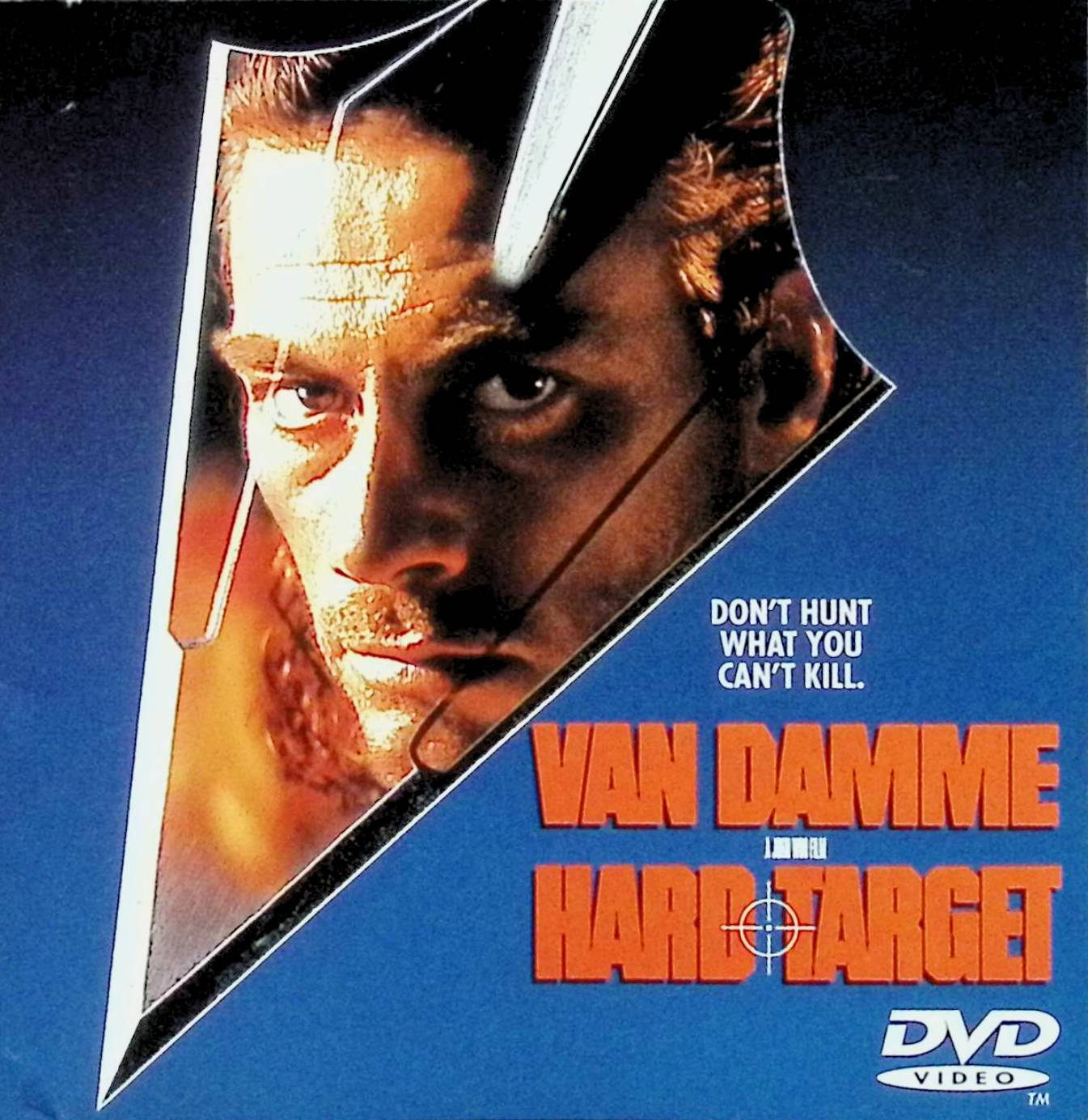 「 ハード・ターゲット [DVD]」 ジャン=クロード・ヴァン・ダム (出演), ランス・ヘンリクセン (出演), ジョン・ウー (監督) ジョン・ウー監督がハリウッドに進出した記念すべきアクション映画。ニューオーリンズを舞台に、ホームレスを「狩りの獲物」として殺人ゲームを繰り返す凶悪集団に立ち向かう主人公・チャンスが、行方不明の父親を探す女性ナターシャとともに大都会の闇に挑む。派手なバイク・スタントやガンアクション、ジョン・ウーならではのスローモーション演出が随所に盛り込まれ、ハードな戦いを描くノンストップ・アクション。 ジャンル（アクション） 音声： 日本語・英語 字幕： 日本語・英語 JANコード： 4988107144277 ◇帯付き（裏にわずかにシミ有） 🐾 安心の検品・保証 当店ではすべての商品を1点ずつ丁寧に検品したうえで出品しております。 万が一、商品に不備がございましたら、商品到着日から30日以内であれば返品・返金を承ります。どうぞ安心してご利用ください。 🐾 送料無料・スピード発送 AM11時までのご注文は、日本郵便〈ゆうメール〉にて当日発送いたします。 ※ゆうメールは土日祝日の配達がございません。あらかじめご了承ください。 商品は防水クッション封筒で丁寧に梱包し、ポストへお届けします。 🐾 まとめ買いがおトク！クーポン配布中 2点以上のご購入　→　100円引き 4点以上のご購入　→　400円引き 8点以上のご購入　→　1,000円引きDISC PLUSは映画・音楽好きのための専門中古ショップです。 レア盤、絶版アイテム、懐かしの名作など、毎日新商品入荷中！ 🐾 まとめ買いでおトクなクーポン配布中 🐾