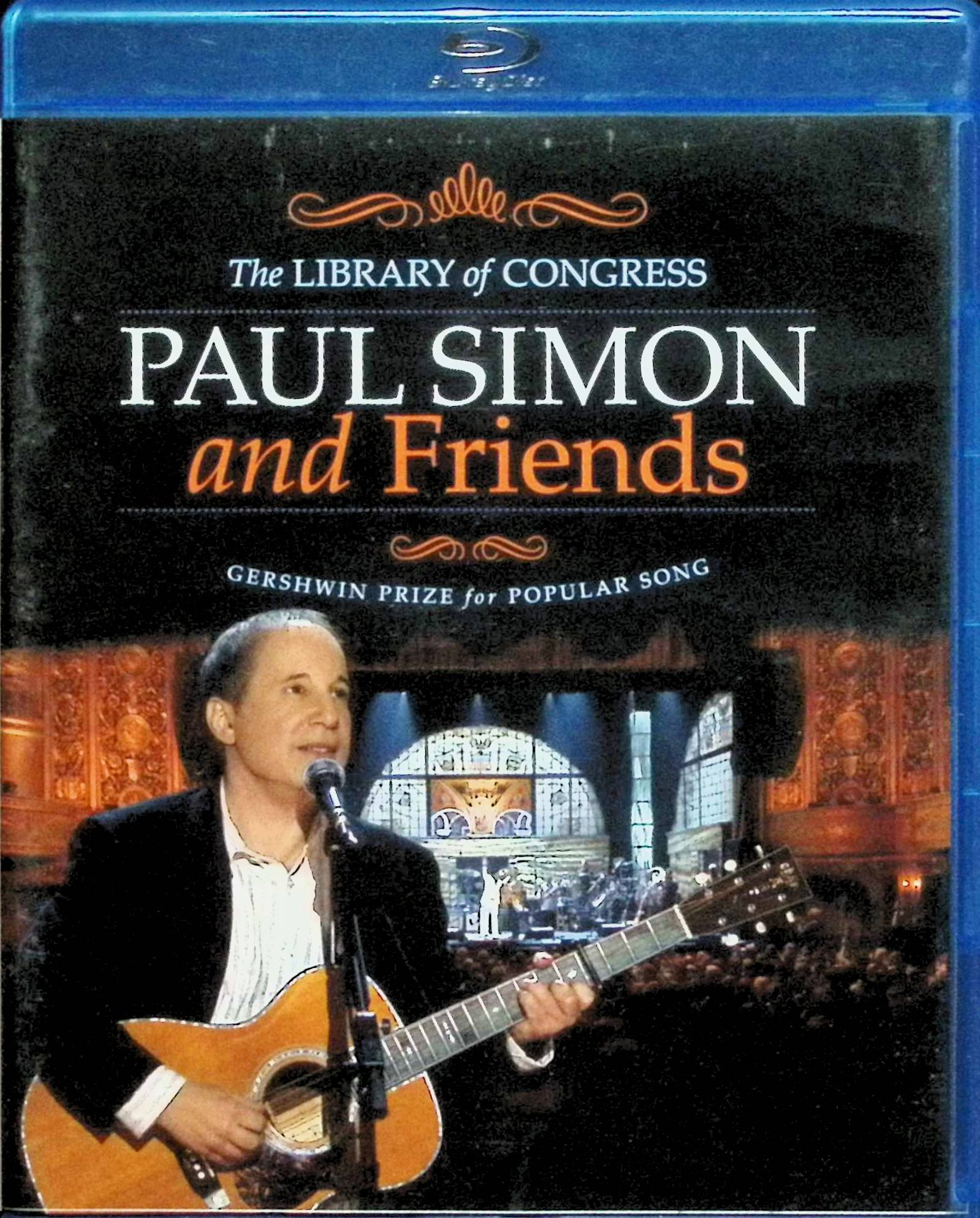「 Paul Simon & Friends: Library of Congress [海外版Blu-ray]」 Paul Simon 1. Introduction 2. 50 Ways to Leave Your Lover 3. The Boxer 4. Mother and Child Reunion 5. Under African Skies 6. Homeless 7. Mrs. Robinson 8. Slip Slidin' Away 9. Sunday Morning with the Sensational Nightingales 10. That Was Your Mother 11. Homeward Bound 12. Still Crazy After All These Years 13. El Condor Pasa 14. Late in the Evening 15. Gone at Last 16. Something So Right 17. The 59th Street Bridge Song (Feelin' Groovy) 18. Graceland 19. Diamonds on the Soles of Her Shoes 20. Bridge Over Troubled Water 21. Father and Daughter 22. Me and Julio Down by the Schoolyard 23. Loves Me Like a Rock 24. The Sound of Silence ※The Library of Congress Gershwin Prize 受賞記念。Stevie Wonder、James Taylor、Art Garfunkel、Alison Krauss 他多数のアーティストが出演。 JANコード： 0089003900142 🐾 安心の検品・保証 当店ではすべての商品を1点ずつ丁寧に検品したうえで出品しております。 万が一、商品に不備がございましたら、商品到着日から30日以内であれば返品・返金を承ります。どうぞ安心してご利用ください。 🐾 送料無料・スピード発送 AM11時までのご注文は、日本郵便〈ゆうメール〉にて当日発送いたします。 ※ゆうメールは土日祝日の配達がございません。あらかじめご了承ください。 商品は防水クッション封筒で丁寧に梱包し、ポストへお届けします。 🐾 まとめ買いがおトク！クーポン配布中 2点以上のご購入　→　100円引き 4点以上のご購入　→　400円引き 8点以上のご購入　→　1,000円引きDISC PLUSは映画・音楽好きのための専門中古ショップです。 レア盤、絶版アイテム、懐かしの名作など、毎日新商品入荷中！ 🐾 まとめ買いでおトクなクーポン配布中 🐾