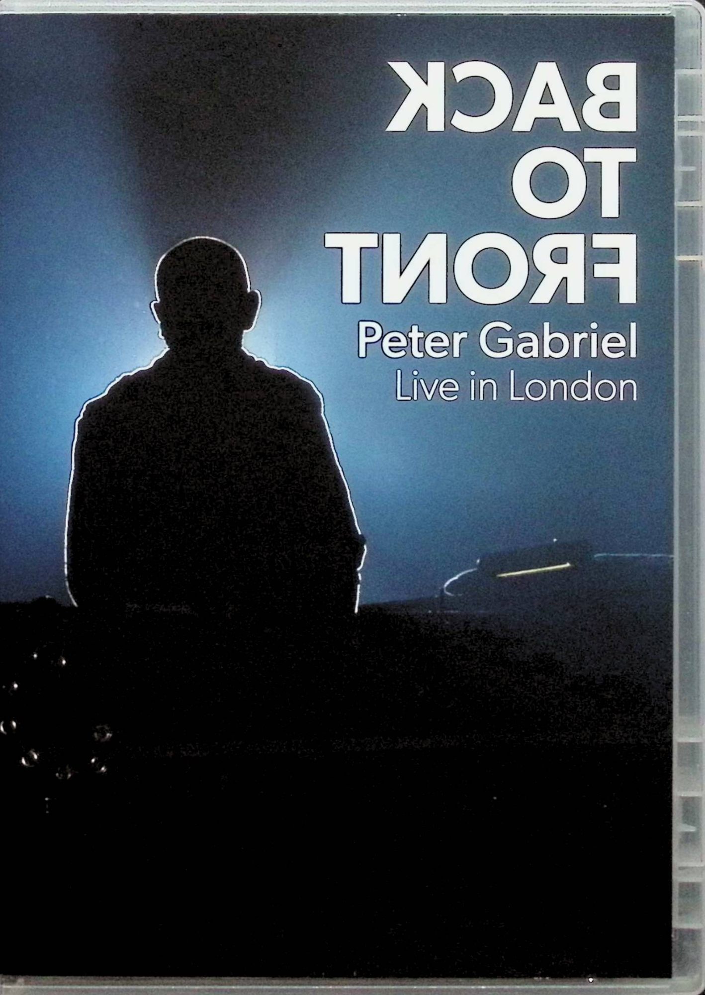 「 Back to Front [海外版DVD]」 Peter Gabriel 1. Daddy Long Legs 2. Come Talk to Me 3. Shock the Monkey 4. Family Snapshot 5. Digging in the Dirt 6. Secret World 7. The Family and the Fishing Net 8. No Self Control 9. Solsbury Hill 10. Show Yourself 11. Red Rain 12. Sledgehammer 13. Don't Give Up 14. That Voice Again 15. Mercy Street 16. Big Time 17. We Do What We're Told (Milgram's 37) 18. This Is the Picture (Excellent Birds) 19. In Your Eyes 20. The Tower That Ate People 21. Biko JANコード： 5034504102477 🐾 安心の検品・保証 当店ではすべての商品を1点ずつ丁寧に検品したうえで出品しております。 万が一、商品に不備がございましたら、商品到着日から30日以内であれば返品・返金を承ります。どうぞ安心してご利用ください。 🐾 送料無料・スピード発送 AM11時までのご注文は、日本郵便〈ゆうメール〉にて当日発送いたします。 ※ゆうメールは土日祝日の配達がございません。あらかじめご了承ください。 商品は防水クッション封筒で丁寧に梱包し、ポストへお届けします。 🐾 まとめ買いがおトク！クーポン配布中 2点以上のご購入　→　100円引き 4点以上のご購入　→　400円引き 8点以上のご購入　→　1,000円引きDISC PLUSは映画・音楽好きのための専門中古ショップです。 レア盤、絶版アイテム、懐かしの名作など、毎日新商品入荷中！ 🐾 まとめ買いでおトクなクーポン配布中 🐾
