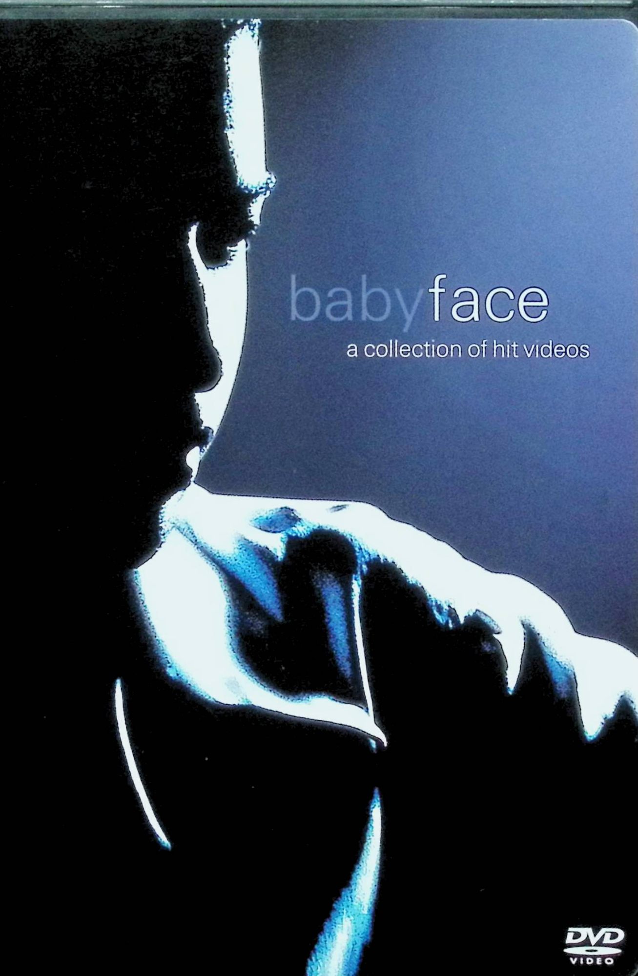 「 Collection of His Videos [海外版DVD]」 ベイビーフェイス 1. Change The World 2. How Come, How Long 3. This Is For The Lover In You 4. Every Time I Close My Eyes 5. When Can I See You 6. And Our Feelings 7. Never Keeping Secrets 8. For The Cool In You 9. Rock Bottom 10. My Kinda Girl 11. It's No Crime 12. Whip Appeal 13. Tender Lover 【海外版DVD・Blu-rayに関するご注意】 本商品は海外版のため、日本国内版とは仕様が異なる場合があります。 ご購入前に、お手持ちの再生機器が対応可能かご確認ください。 JANコード： 0074645023595 🐾 安心の検品・保証 当店ではすべての商品を1点ずつ丁寧に検品したうえで出品しております。 万が一、商品に不備がございましたら、商品到着日から30日以内であれば返品・返金を承ります。どうぞ安心してご利用ください。 🐾 送料無料・スピード発送 AM11時までのご注文は、日本郵便〈ゆうメール〉にて当日発送いたします。 ※ゆうメールは土日祝日の配達がございません。あらかじめご了承ください。 商品は防水クッション封筒で丁寧に梱包し、ポストへお届けします。 🐾 まとめ買いがおトク！クーポン配布中 2点以上のご購入　→　100円引き 4点以上のご購入　→　400円引き 8点以上のご購入　→　1,000円引きDISC PLUSは映画・音楽好きのための専門中古ショップです。 レア盤、絶版アイテム、懐かしの名作など、毎日新商品入荷中！ 🐾 まとめ買いでおトクなクーポン配布中 🐾