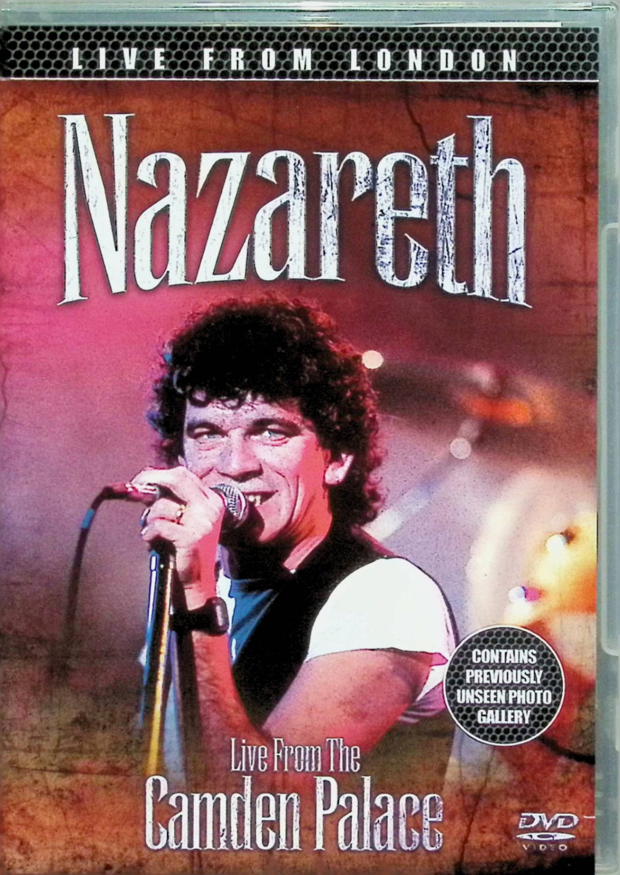 「 グレイテスト・ヒッツ・ライヴ・フロム・ロンドン1985 [DVD]」 ナザレス 収録曲リスト（1985年ロンドン・カムデン・パレス公演「Live From London」シリーズ） 1. Telegram 2. Razamanaz 3. I Want To (Do Everything For You) 4. Boys In The Band 5. Beggar's Day 6. Dream On 7. Cocaine 8. This Month's Messiah 9. This Flight Tonight 10. Love Hurts 11. Hair Of The Dog 12. Teenage Nervous Breakdown 13. Ain't Got You ダン・マッカファーティら結成時の4人のオリジナル・メンバーによる、全盛期の代表曲を網羅したステージ（本編約55分）。 JANコード： 4562387190096 ◇ディスクにわずかに小傷があります。 🐾 安心の検品・保証 当店ではすべての商品を1点ずつ丁寧に検品したうえで出品しております。 万が一、商品に不備がございましたら、商品到着日から30日以内であれば返品・返金を承ります。どうぞ安心してご利用ください。 🐾 送料無料・スピード発送 AM11時までのご注文は、日本郵便〈ゆうメール〉にて当日発送いたします。 ※ゆうメールは土日祝日の配達がございません。あらかじめご了承ください。 商品は防水クッション封筒で丁寧に梱包し、ポストへお届けします。 🐾 まとめ買いがおトク！クーポン配布中 2点以上のご購入　→　100円引き 4点以上のご購入　→　400円引き 8点以上のご購入　→　1,000円引きDISC PLUSは映画・音楽好きのための専門中古ショップです。 レア盤、絶版アイテム、懐かしの名作など、毎日新商品入荷中！ 🐾 まとめ買いでおトクなクーポン配布中