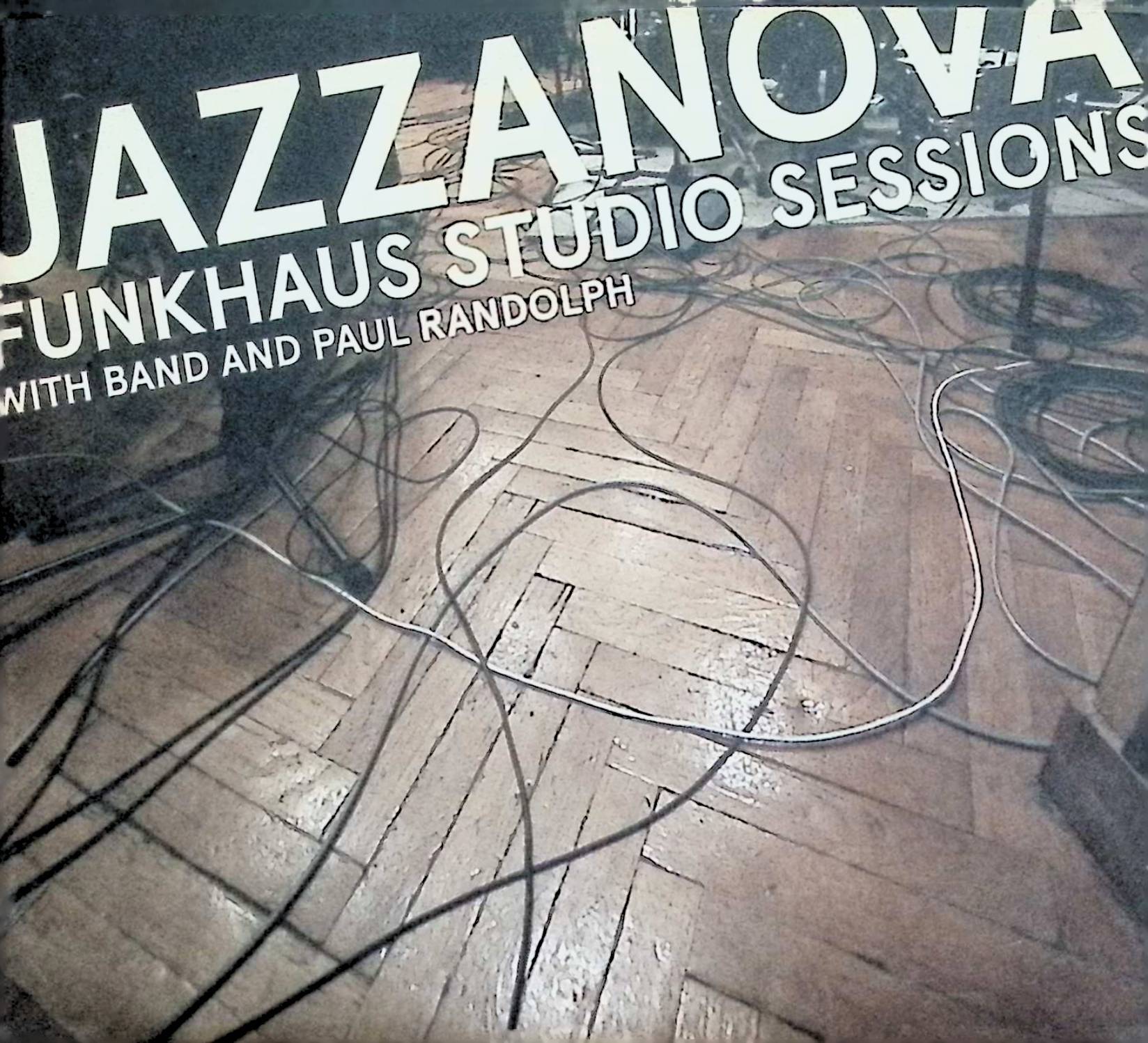 「 Funkhaus Studio Sessions（デジパック仕様）」 Jazzanova 収録曲リスト 1. Let Me Show Ya (Funkhaus Sessions) 2. Theme From Belle Et Fou (Funkhaus Sessions) 3. I Human (feat. Paul Randolph) 4. Look What You're Doin' to Me (Funkhaus Sessions) 5. Lucky Girl (Funkhaus Sessions) 6. No Use (Funkhaus Sessions) 7. No Use, Part 2 (Funkhaus Sessions) 8. Flashback (Funkhaus Sessions) 9. Believer (Funkhaus Sessions) 10. Little Bird (Funkhaus Sessions) 11. I Can See (Funkhaus Sessions) 12. Boom Clicky Boom Klack (Funkhaus Sessions) 13. Fedime's Flight (Funkhaus Sessions) 14. Let It Go (Funkhaus Sessions) JAN： 0821730023721 🐾 安心の検品・保証 当店ではすべての商品を1点ずつ丁寧に検品したうえで出品しております。 万が一、商品に不備がございましたら、商品到着日から30日以内であれば返品・返金を承ります。どうぞ安心してご利用ください。 🐾 送料無料・スピード発送 AM11時までのご注文は、日本郵便〈ゆうメール〉にて当日発送いたします。 ※ゆうメールは土日祝日の配達がございません。あらかじめご了承ください。 商品は防水クッション封筒で丁寧に梱包し、ポストへお届けします。 🐾 まとめ買いがおトク！クーポン配布中 2点以上のご購入　→　100円引き 4点以上のご購入　→　400円引き 8点以上のご購入　→　1000円引きDISC PLUSは映画・音楽好きのための専門中古ショップです。 レア盤、絶版アイテム、懐かしの名作など、毎日新商品入荷中！ 🐾 まとめ買いでおトクなクーポン配布中🐾