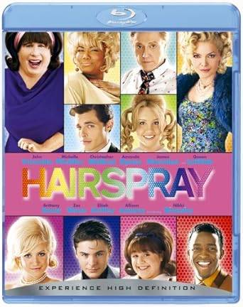 「 ヘアスプレー[Blu-ray2枚組]」 ジョン・トラボルタ、ニッキー・ブロンスキー、ミシェル・ファイファー、監督アダム・シャンクマン 内容解説 1962年のボルチモア。ぽっちゃり体型の陽気な高校生トレイシーは、憧れのTVダンス番組のレギュラーの座をつかみ、人種隔離が残る番組の統合を目指して立ち上がる。歌とダンス満載で偏見をはねのけるミュージカル・コメディ。 ジャンル ミュージカル／コメディ 受賞・評価 トニー賞8部門受賞ブロードウェイミュージカルの映画化。母親役で女装出演したジョン・トラボルタの怪演も話題を呼び、ゴールデングローブ賞の作品賞（ミュージカル/コメディ部門）ほか複数部門にノミネートされた。 音声： 日本語・英語 字幕： 日本語・英語 JANコード： 4547462047885 🐾 安心の検品・保証 当店ではすべての商品を1点ずつ丁寧に検品したうえで出品しております。 万が一、商品に不備がございましたら、商品到着日から30日以内であれば返品・返金を承ります。どうぞ安心してご利用ください。 🐾 送料無料・スピード発送 AM11時までのご注文は、日本郵便〈ゆうメール〉にて当日発送いたします。 ※ゆうメールは土日祝日の配達がございません。あらかじめご了承ください。 商品は防水クッション封筒で丁寧に梱包し、ポストへお届けします。 🐾 まとめ買いがおトク！クーポン配布中 2点以上のご購入　→　100円引き 4点以上のご購入　→　400円引き 8点以上のご購入　→　1,000円引きDISC PLUSは映画・音楽好きのための専門中古ショップです。 レア盤、絶版アイテム、懐かしの名作など、毎日新商品入荷中！ 🐾 まとめ買いでおトクなクーポン配布中 🐾