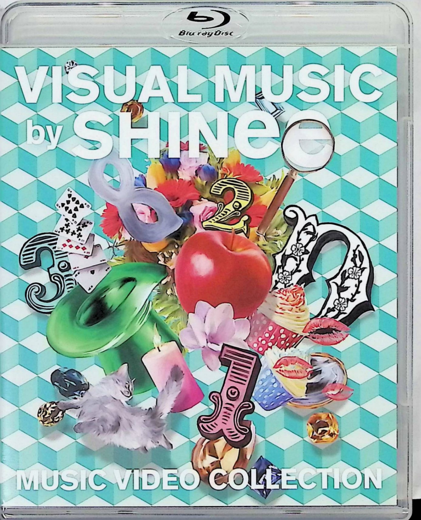 「 VISUAL MUSIC by SHINee ~music video collection~ [Blu-ray]」 SHINee 収録曲リスト 1. Replay -君は僕のeverything- 2. JULIETTE 3. LUCIFER 4. Sherlock (Japanese ver.) 5. Dazzling Girl 6. 1000年、ずっとそばにいて…(Directors Cut ver.) 7. Fire 8. Boys Meet U 9. Breaking News 10. 3 2 1 11. Everybody (Japanese ver.) 12. LUCKY STAR 13. Downtown Baby 14. Your Number 15. Sing Your Song 16. View (Japanese ver.) 17. D×D×D 18. 君のせいで JANコード： 4988031162118 🐾 安心の検品・保証 当店ではすべての商品を1点ずつ丁寧に検品したうえで出品しております。 万が一、商品に不備がございましたら、商品到着日から30日以内であれば返品・返金を承ります。どうぞ安心してご利用ください。 🐾 送料無料・スピード発送 AM11時までのご注文は、日本郵便〈ゆうメール〉にて当日発送いたします。 ※ゆうメールは土日祝日の配達がございません。あらかじめご了承ください。 商品は防水クッション封筒で丁寧に梱包し、ポストへお届けします。 🐾 まとめ買いがおトク！クーポン配布中 2点以上のご購入　→　100円引き 4点以上のご購入　→　400円引き 8点以上のご購入　→　1,000円引きDISC PLUSは映画・音楽好きのための専門中古ショップです。 レア盤、絶版アイテム、懐かしの名作など、毎日新商品入荷中！ 🐾 まとめ買いでおトクなクーポン配布中 🐾