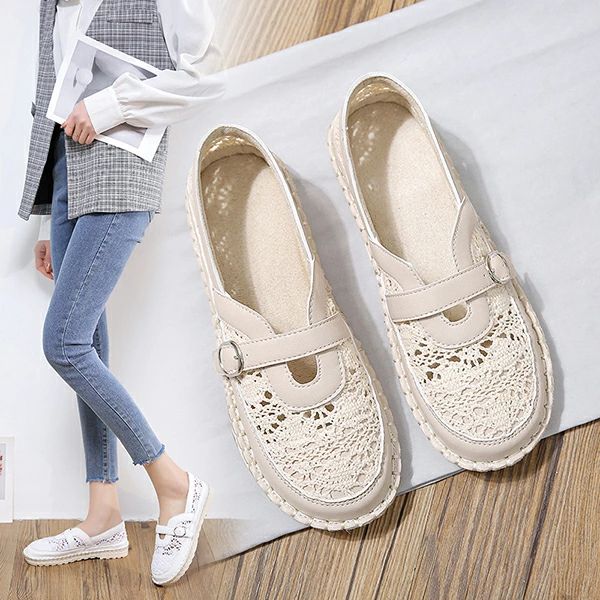 ■商品名：サマーブーツ ■素材 PU ゴム ポリエステル ■サイズ(cm) 22.5cm（35）/23cm（36）/23.5cm（37）/24cm（38）/24.5cm（39）/25cm(40） ■カラー ホワイト　ベージュ ■生産国 中国 日本検査済み 注意点 ※お取り扱いの注意につきましては商品付属の商品タグをご参照ください。 ※商品のデザインやお客様の足の形により、感じ方に若干の個人差があります。 ※靴のサイズにつきましては、いわゆるサイズ（足長）だけで決まるものではなく、ワイズ（足囲）や足の形（特につま先の形や幅甲の高さなど）などさまざまな条件と、それぞれの靴のデザイン（ラスト・素材など）の相性等が関係いたします。 ※商品画像の色はお使いのブラウザや設定により、実物とは異なる場合がある事をご了承下さい。 ※サイズ数値はメジャー採寸ですので若干の誤差が生じる場合もございます。ご了承くださいませ。 ※機械による生産のため、生地の継ぎ目の若干のズレや多少のほつれなど、形やサイズに多少の誤差が生じる場合や他繊維が混紡している場合もございますが品質上の問題はございません。予めご理解下さいますようお願い致します。 ※海外生産の為、多少の縫製のほつれやインソールのしわ等、若干の接着剤残りなどある場合もございます。 ※製造過程での傷・汚れ、また入荷時の箱つぶれなどがございますので、予めご了承くださいませ。 ※商品によって素材の性質上・製造過程において染料などの特有の匂いが多少強く感じられるものもございます。 数日のご使用や陰干しなどで、ほとんど匂いは感じられなくなりますのでお試しください。 ※素材や製品の特性上、シワやヨレ、擦れ、多少の傷などがある場合があります、ご了承ください。