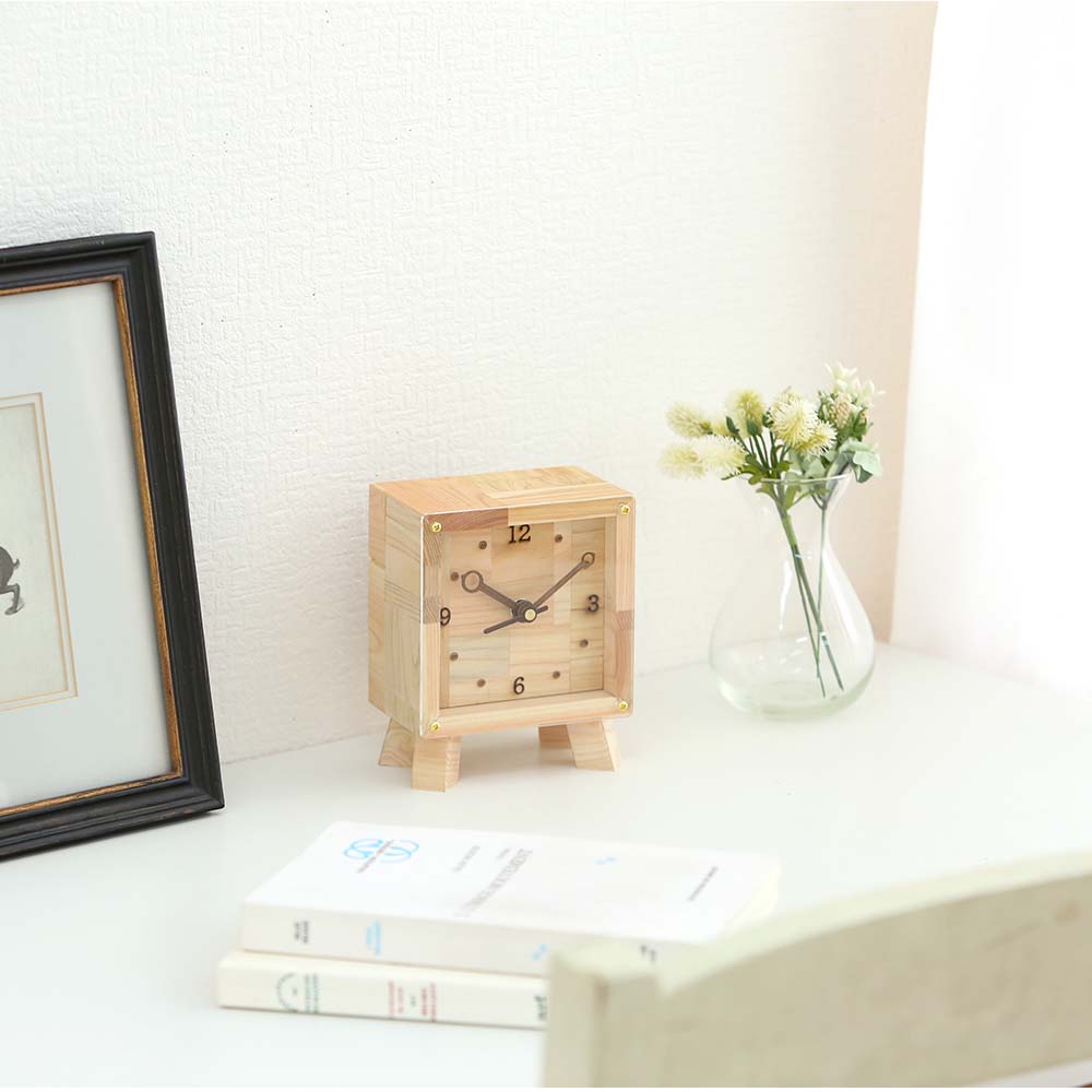 A+ (アクセントプラス) アンティーク置時計 アンティーク風 テーブルクロック アンティーク 大人 北欧 クラシック 時計 置き時計 卓上 置時計 静音 レトロ かわいい 天然木 クラシックデザイン シャビー アナログ おしゃれ 雑貨 デスク キッチン リビング 交目寄せ木 [2]