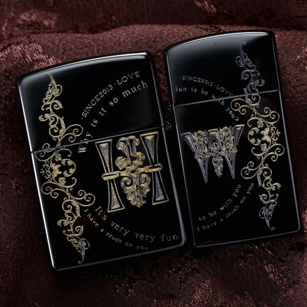 【ZIPPO　ライター】【ZIPPO　名入れ】【名入れ プレゼント】　ブラックペアZIPPO　〜あなたと一緒にいるとこんなにも楽しいの〜のサムネイル