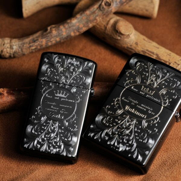 【ZIPPO　ライター】【ZIPPO　名入れ】【名入れ プレゼント】【ペアZIPPO】　ブラックZIPPOペアセット”偽りのない愛”