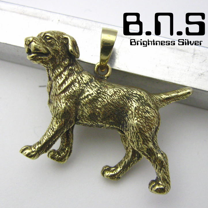 金色の犬　ラブラドールレトリバーペンダント　真鍮 ブラス brass (ネックレス、犬、ドッグ、レトリーバー、リトリーバー、Labrador Retriever、Dog、動物)