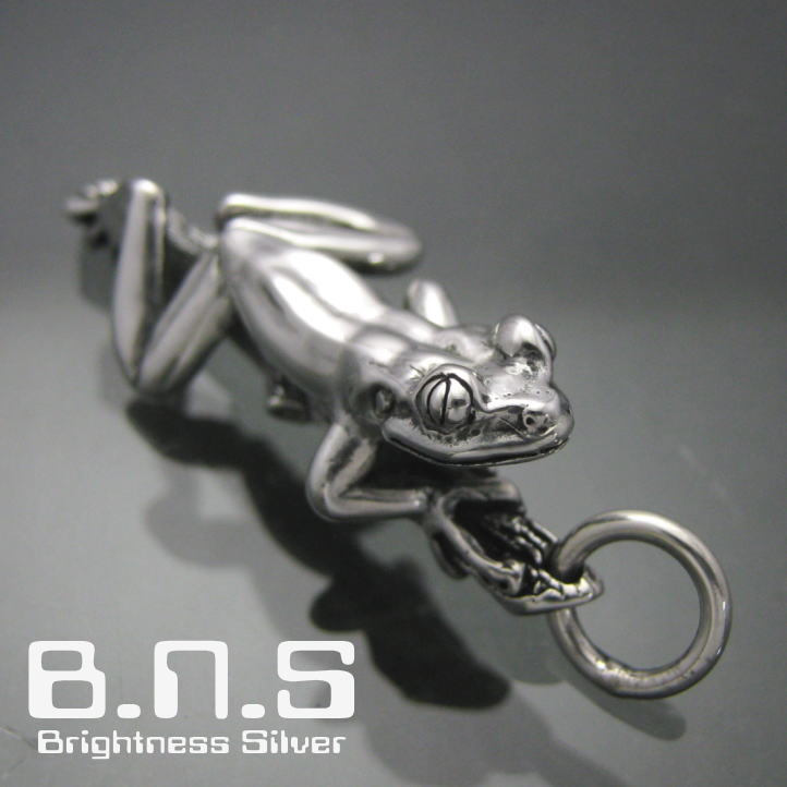 銀の蛙 アカメアマガエルペンダント　シルバー925　Silver925 雨蛙 あまがえる カエル かえる 動物【ne..