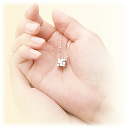 遺骨ペンダント(Soul Jewelry)【キューブ】シルバー925・ダイヤモンド 高さ7mm×巾7mm 手元供養【送料無料】【お盆用品 仏具 お彼岸 遺骨ペンダント 骨壷 分骨 パーソナル供養】