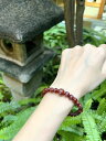 【新商品】【腕輪 お守り 般若心経彫り ブレスレット 腕輪メノウ 瑪瑙 健康 お経 7ミリ玉 ケース入 エンジ色 健康増進 開運 パワー色 】腕輪 般若心経入メノウ(4)