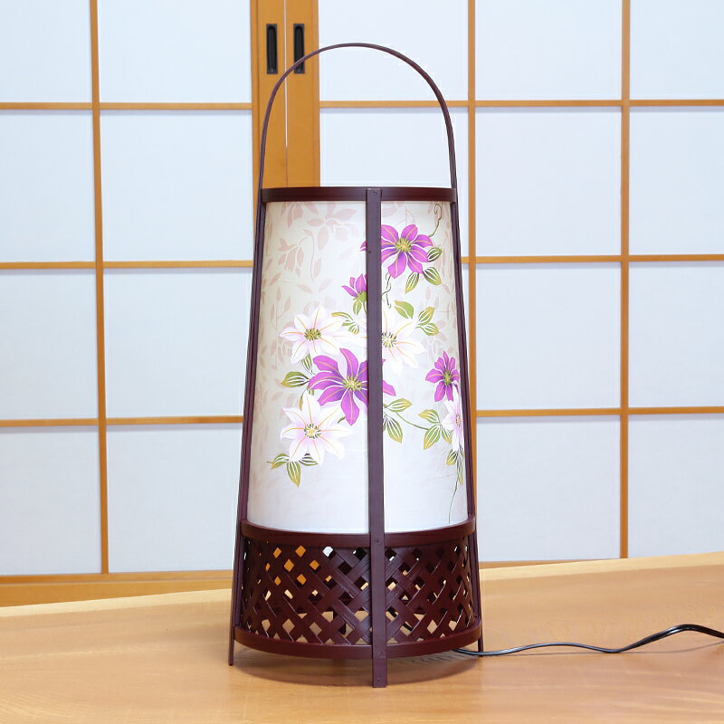 《伸びやかに描かれた鉄線の花》【岐阜提灯　竹蘭6号　提灯モダン 盆ちょうちん　花柄 初盆 新盆御供　提灯花柄　提灯鉄線　コード付】【送料無料】【提灯　回転】竹蘭6号（鉄仙）