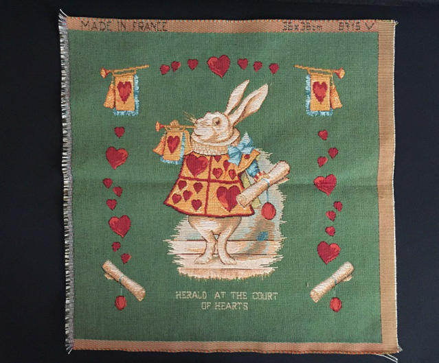 【ART de LYS】 Alice in Wonderland 8715V（グリーン） HEARTS RABBIT ゴブラン織りパネル生地 （約36×36cm） 【あす楽】【HLS_DU】