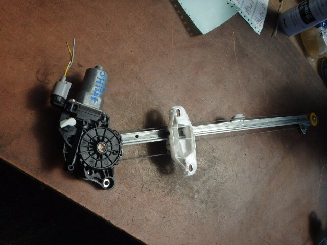 【中古】中古部品 N−WGN JH1 左フロントドアレギュレータ・モーター 【3331010800-000023325713220】