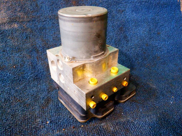 【中古】中古部品 N−VAN JJ1 ABSアクチュエーター 【3340140100-000025041242500】