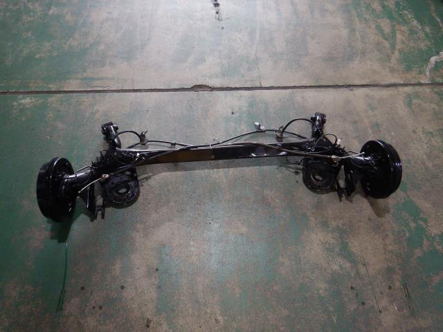 【中古】中古部品 ラクティス NSP120 リアアクスルビーム 【3330810100-250625000153500】