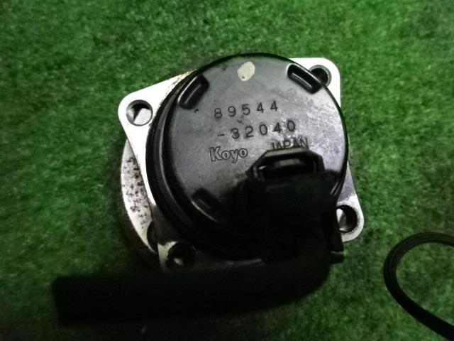 【中古】中古部品 シエンタ NCP81G リアハブ 【3330980100-001583260444470】