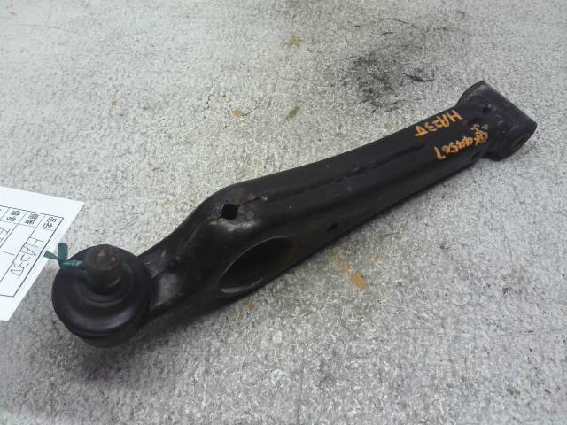 【中古】中古部品 アルト HA23V 右フロントロアアーム 【3310160100-000004450751720】