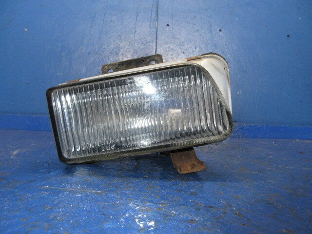 【中古】中古部品 フォワード FRR90S1 右フォグランプ 【3310270100-000014855910850】