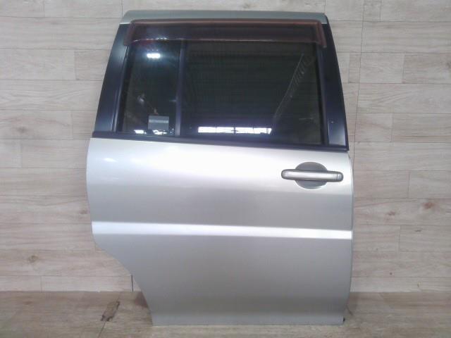 【中古】中古部品 プレーリーリバティ RM12 右リアドア 【3310390100-250620001113300】
