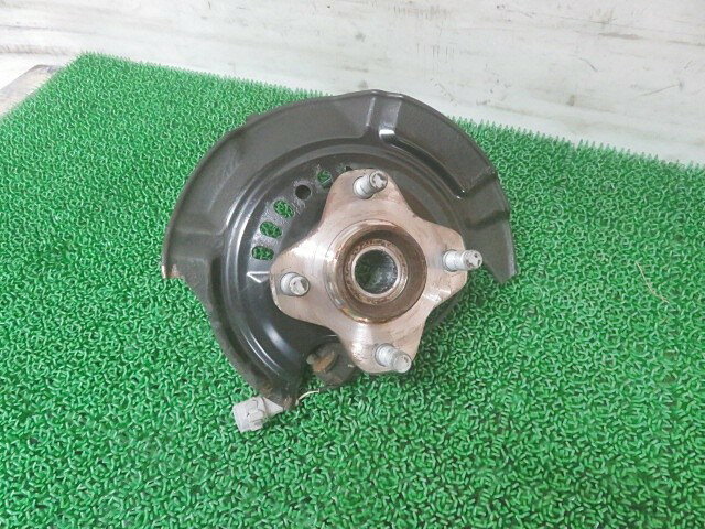 【中古】中古部品 ミライース LA360S 右フロントナックルハブ 【3330380100-000037017344310】