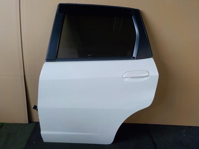 【中古】中古部品 フィット GP1 左リアドア 【3260200000-250624000113400】