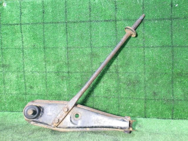 【中古】中古部品 アクティ HA4 左フロントロアアーム 【3330420100-250609000151740】